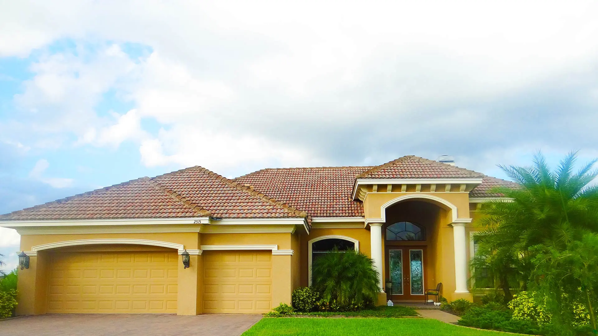 Winter Haven home after receiving roof leak repair services from True Builders.