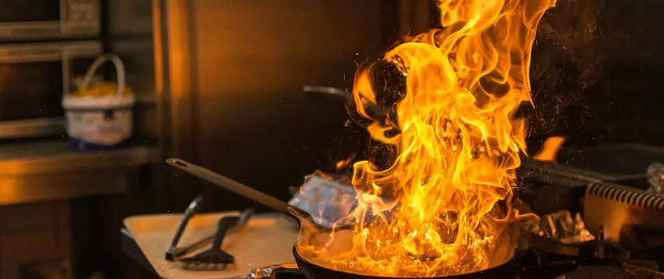 https://www.true-builders.com/files/account/images/blog-grease-fire-on-kitchen-stove.webp