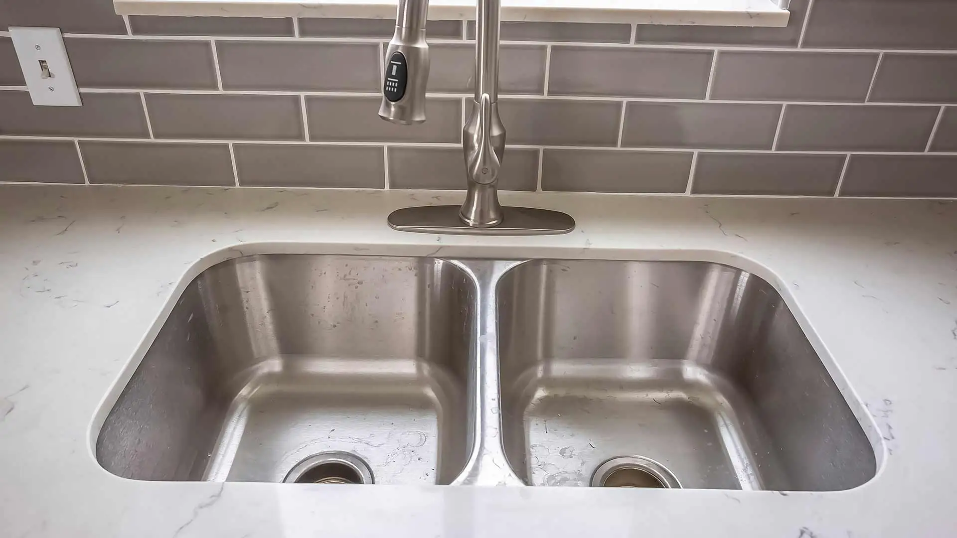 Trending Kitchen Sink Styles for Upscale Homes