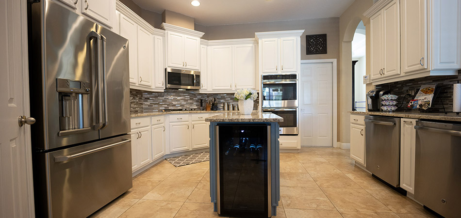 Custom kitchen remodel with custom cabinets in Lakeland, FL.